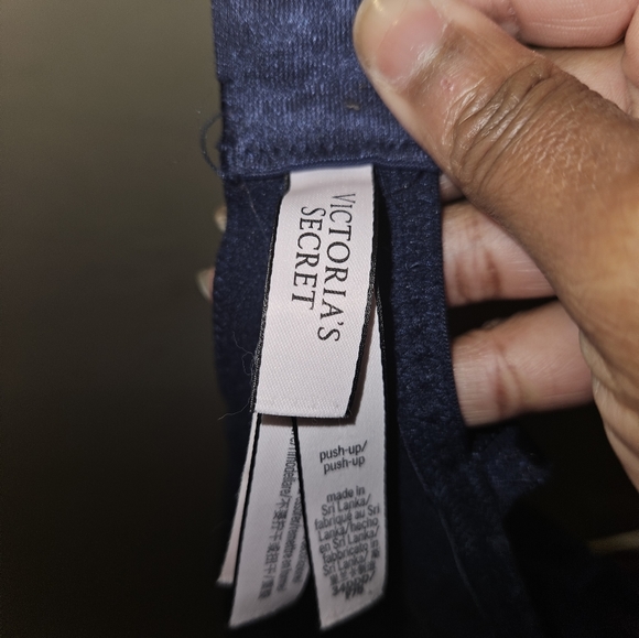 Victoria Secret Bra - Picture 3 of 9